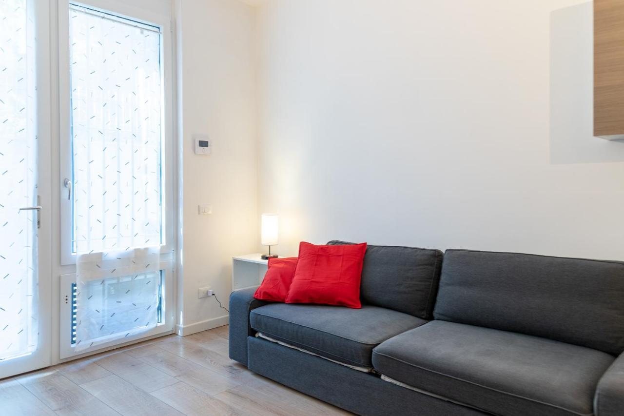 City Centre Apartment - 10 Minutes To Duomo - Free Wifi E Netflix Milano Esterno foto